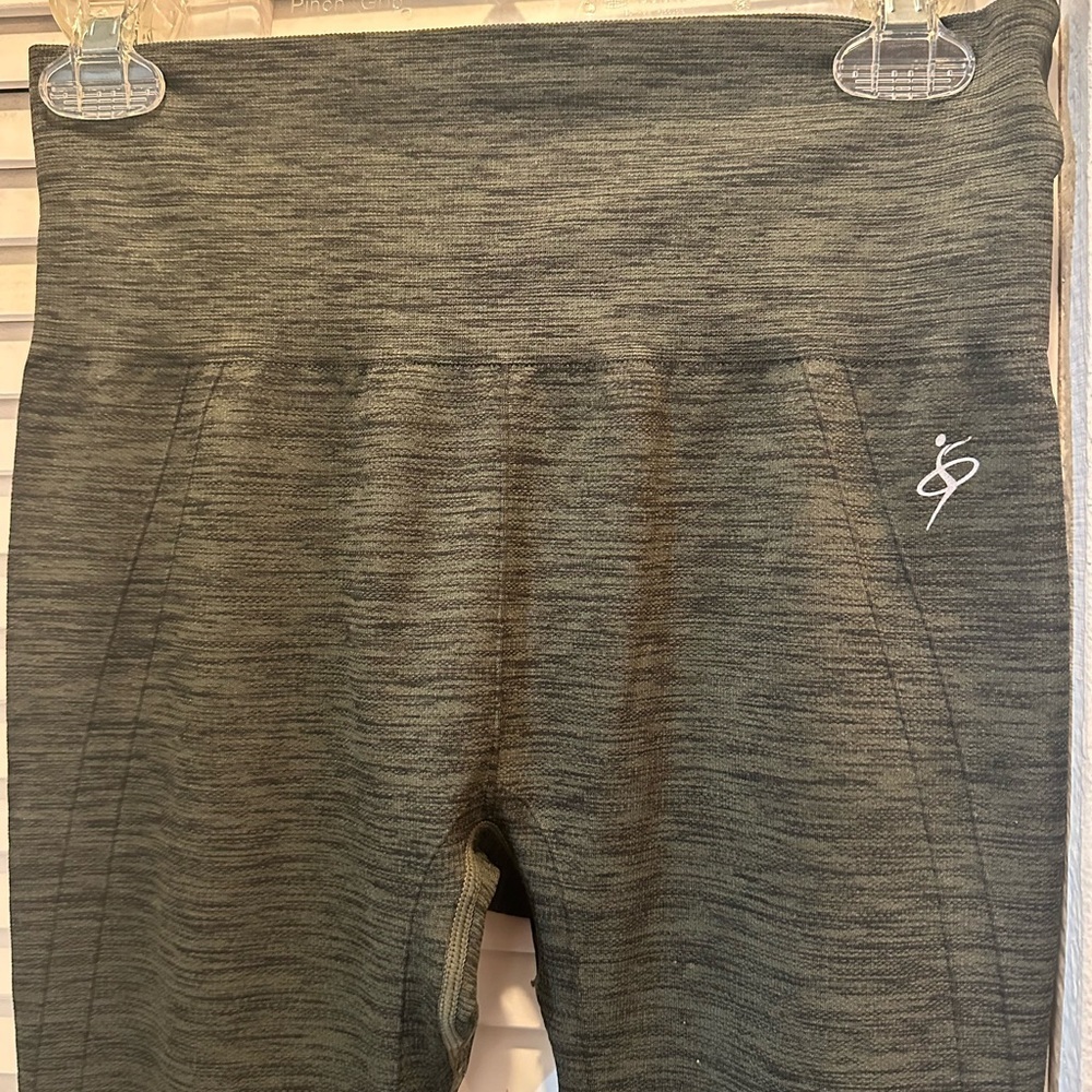 Women's Heathered Gray Leggings - Picture 1 of 7